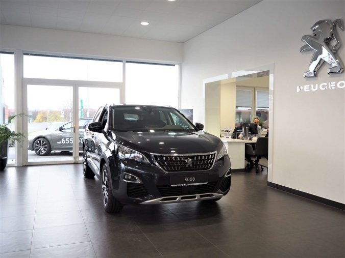 Peugeot 3008, ALLURE 1.2 PureTech 130k, barva šedá