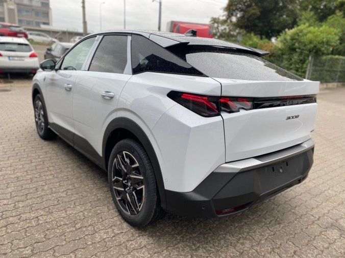 Peugeot 3008, Peugeot 3008 GT Hybrid 145 e-DCS6 - TAŽNÉ, EL SEDAČKY, CELOROČNÍ PNEU - 9663, barva bílá