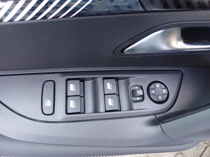 Peugeot 2008, Peugeot 2008 BUSINESS Hybrid 110 e-DCS6, barva šedá