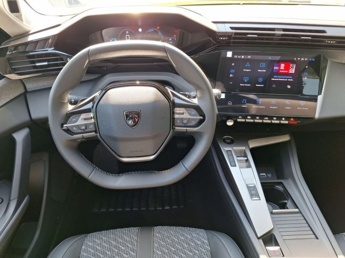 Peugeot 408, Peugeot 408 ALLURE Hybrid 145 e-DCS6, barva zelená