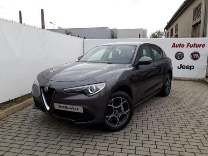 Alfa Romeo Stelvio, 2.0 200PS Super benzín 4x4 AT, barva šedá