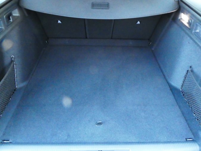 Peugeot 308, Peugeot 308 SW ACTIVE PureTech 130, EAT8, barva bílá