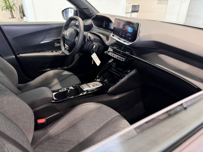 Peugeot 2008, Peugeot 2008 ALLURE, Pack Vision, Automat, barva šedá