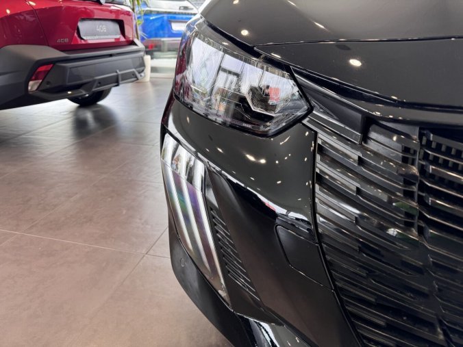 Peugeot 208, Peugeot 208 ALLURE, 100 koní, Visiopark, barva černá