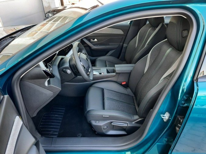 Peugeot 408, Peugeot 408 ALLURE Hybrid 136 e-DCS6, barva modrá