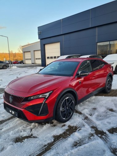 Peugeot 408, Peugeot 408 408 GT PureTech 130 S&S EAT8, barva červená