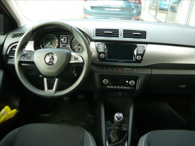 Škoda Fabia, 1,0 TSI 81 kW Style Plus, barva neuvedeno