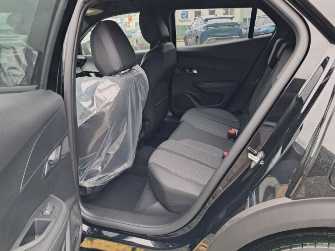 Peugeot 2008, Peugeot 2008 2008 ALLURE PureTech 130 S&amp, barva černá