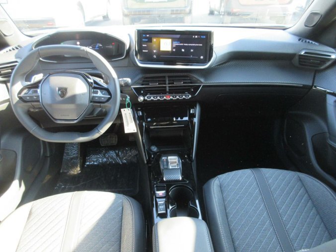 Peugeot 2008, Peugeot 2008 ALLURE Hybrid 145 e-DCS6, barva šedá