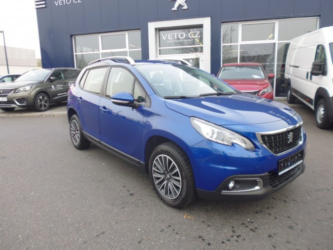 Peugeot 2008, ACTIVE 1,2 PureTech 110k + paket City, barva červená