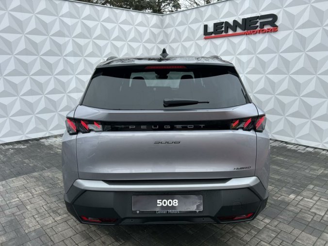 Peugeot 5008, Peugeot 5008 GT Hybrid 145 e-DCS6, barva stříbrná