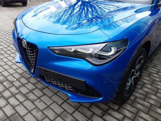 Alfa Romeo Stelvio, Veloce 4x4 2,0 280PS model23, barva modrá
