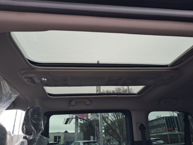 Peugeot Traveller, Peugeot Traveller Allure L2 2.2 BlueHDi 180 S&am, barva černá