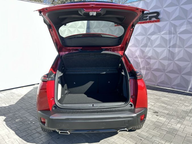 Peugeot 2008, Peugeot 2008 ALLURE Hybrid 136 e-DCS6, barva červená