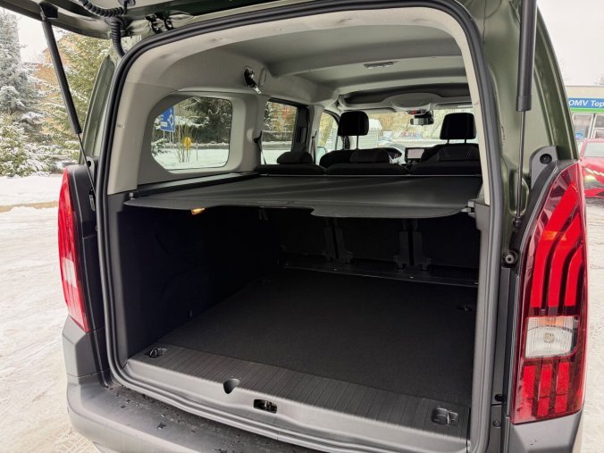 Peugeot Rifter, Peugeot Rifter LONG ALLURE BlueHDi 130k MAN6, barva zelená