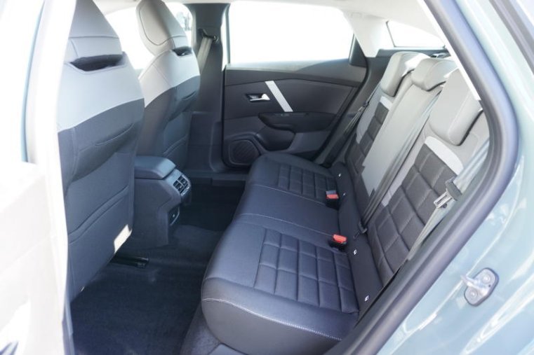 Citroën C4 Picasso, Plus Hybrid 136 ë-DCS6, barva zelená