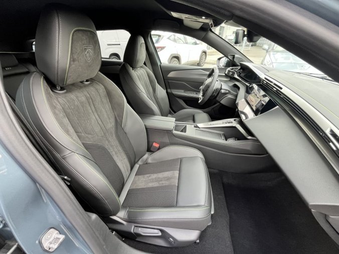 Peugeot 308, Peugeot 308 SW GT Elektromotor 115 kW / 156 k (Baterie 58 kWh), barva šedá