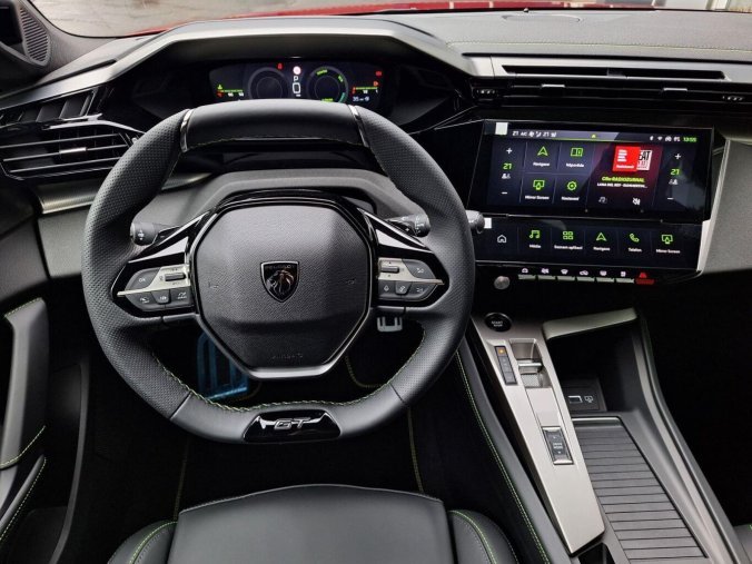 Peugeot 308, Peugeot 308 SW GT Hybrid 145 e-DCS6, barva červená