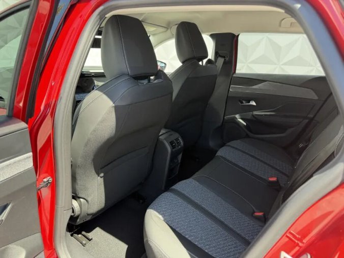 Peugeot 308, Peugeot 308 SW ALLURE BlueHDi 130 EAT8, barva červená