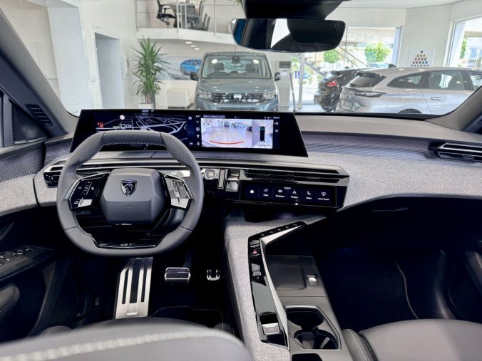Peugeot 3008, Peugeot 3008 GT, Elektro, e-dojezd 520km, barva modrá