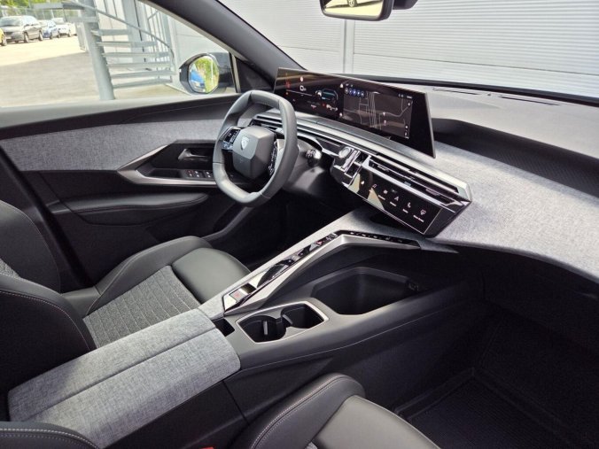 Peugeot 5008, Peugeot 5008 5008 ALLURE Hybrid 145 e-DCS6, barva modrá