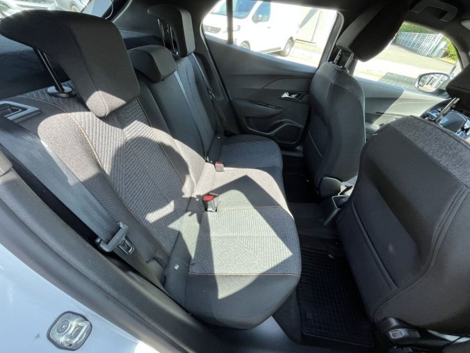 Peugeot 2008, Peugeot 2008 BUSINESS Turbo 100k MAN6, barva bílá