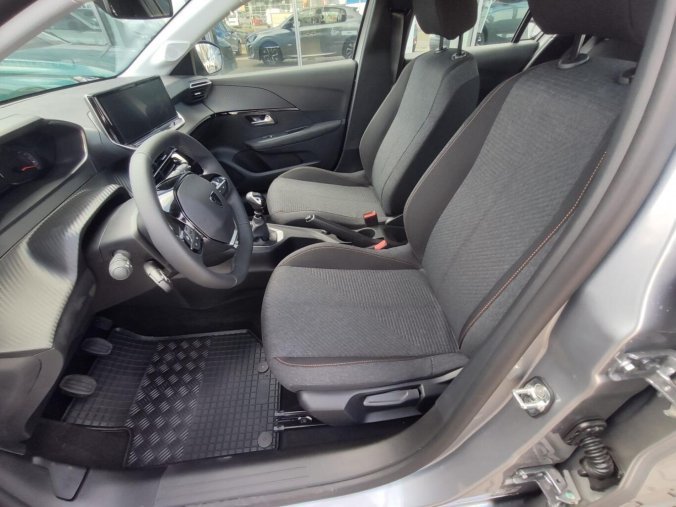 Peugeot 208, Peugeot 208 STYLE 1.2i 100k MAN6, barva stříbrná