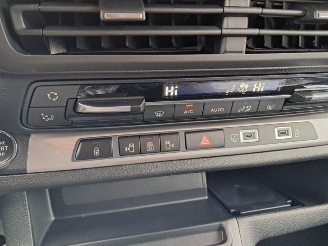 Peugeot Traveller, Peugeot Traveller Allure L2 2.2 BlueHDi 180 S&am, barva černá