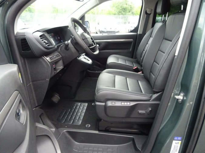 Peugeot Traveller, Peugeot Traveller Allure Long 2.0 BHDi 180k EAT8, barva zelená