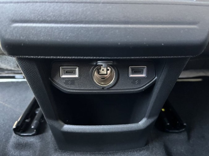 Peugeot 3008, Peugeot 3008 GT Hybrid 136 e-DCS6, barva bílá