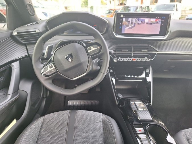 Peugeot 2008, Peugeot 2008 ALLURE Hybrid 145 e-DCS6, barva červená