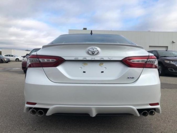 Toyota Camry, XSE V6, barva bílá