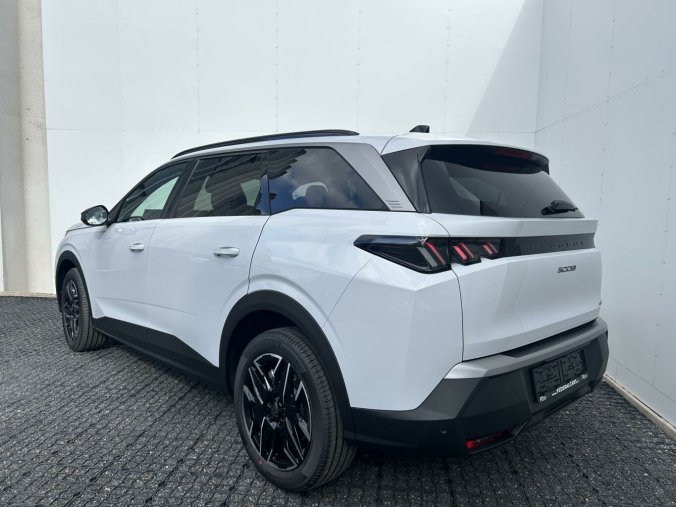 Peugeot 5008, Peugeot 5008 ALLURE Hybrid 145k e-DCS6, barva bílá