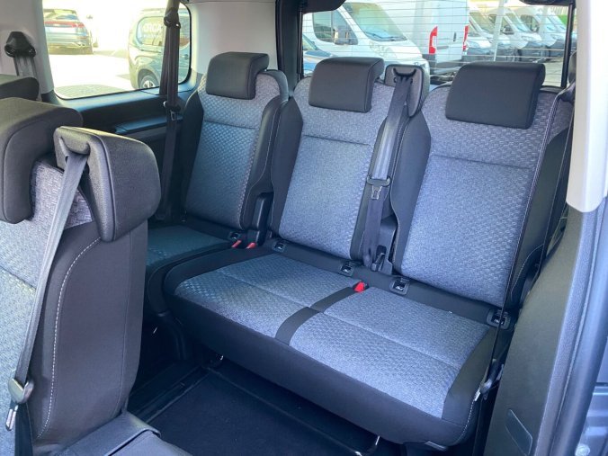 Peugeot Traveller, Peugeot Traveller Active Standard 2.0 BlueHDi 180 EAT8 - 5476, barva šedá