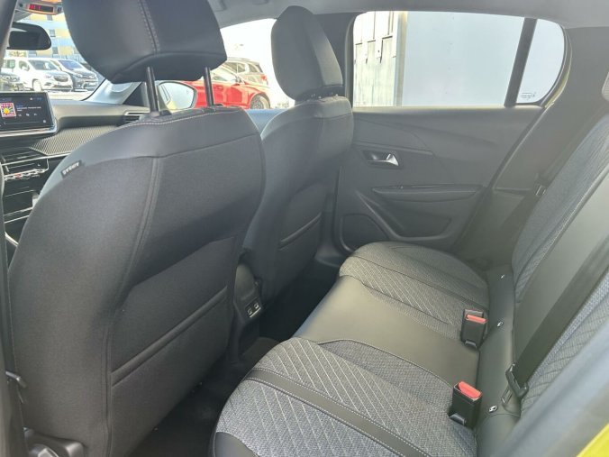 Peugeot 208, Peugeot 208 ALLURE Elektromotor 100 kW/136, barva zelená