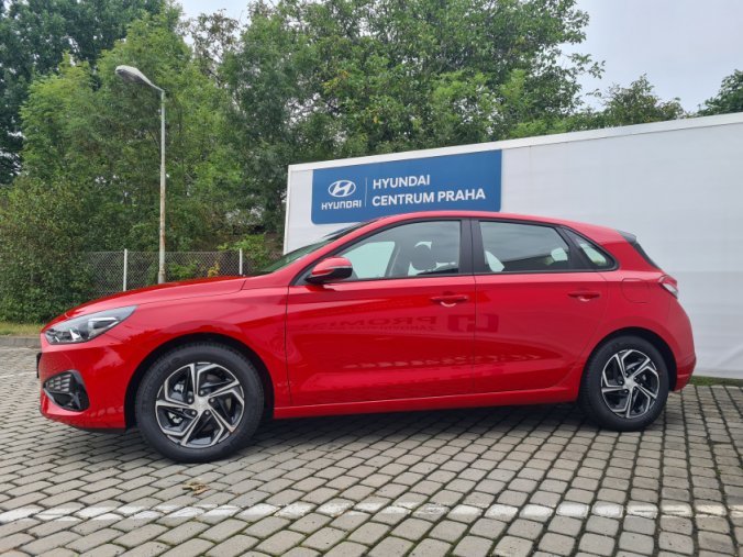 Hyundai i30, 1,0 T-GDI 88 kW MT, barva červená