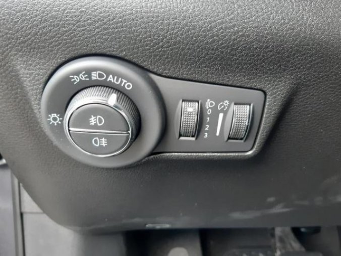 Jeep Compass, 1.3 150 Long.  AUTOM, SKLADEM!, barva šedá