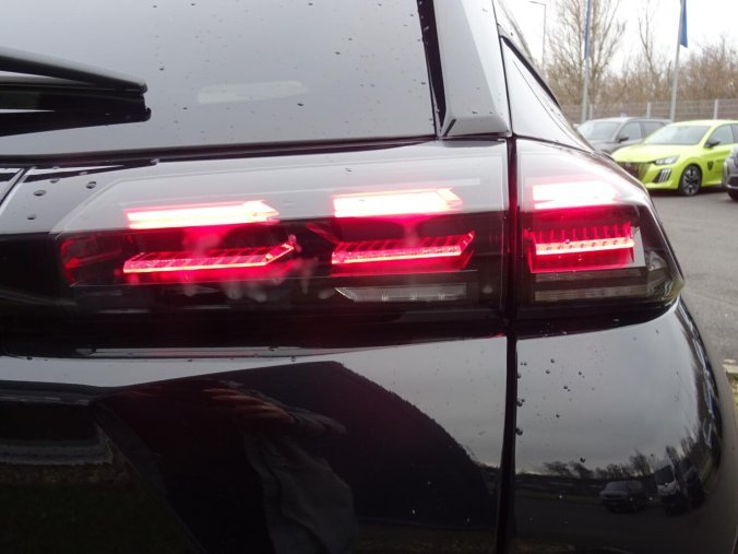 Peugeot 2008, Peugeot 2008 ALLURE PureTech 100k MAN6, barva černá