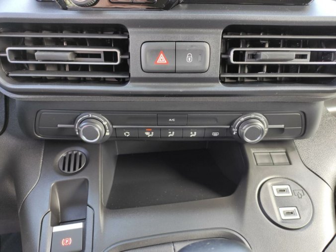 Peugeot Rifter, Peugeot Rifter ALLURE 1.5 HDI 130k MAN6 7míst, barva stříbrná