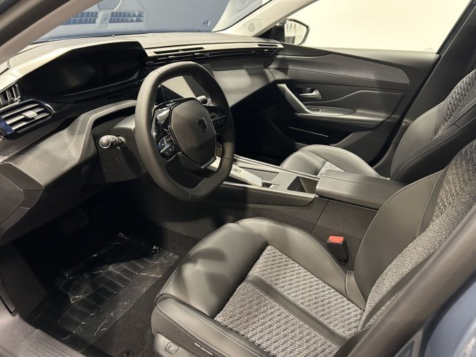 Peugeot 308, Peugeot 308 SW ALLURE Hybrid 145 e-DCS6, barva modrá