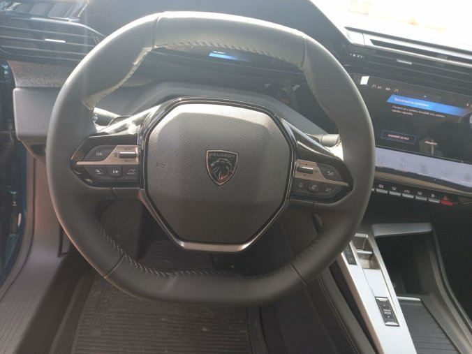 Peugeot 408, Peugeot 408 ALLURE Hybrid 145 e-DCS6, barva modrá