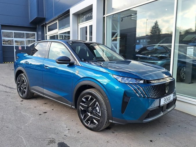 Peugeot 3008, Peugeot 3008 GT Hybrid 145 e-DCS6, barva modrá