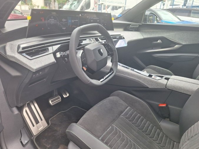 Peugeot 3008, Peugeot 3008 GT Hybrid 145 e-DCS6, barva šedá