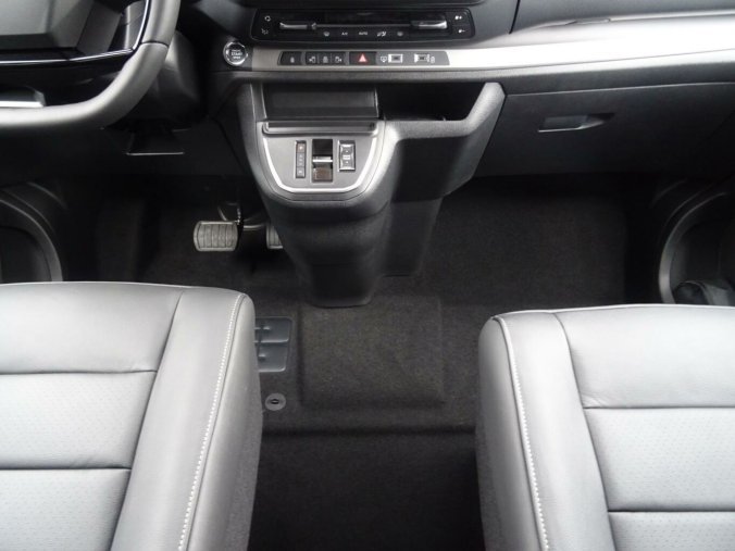 Peugeot Traveller, Peugeot Traveller Allure Long 2.0 BHDi 180k EAT8, barva zelená