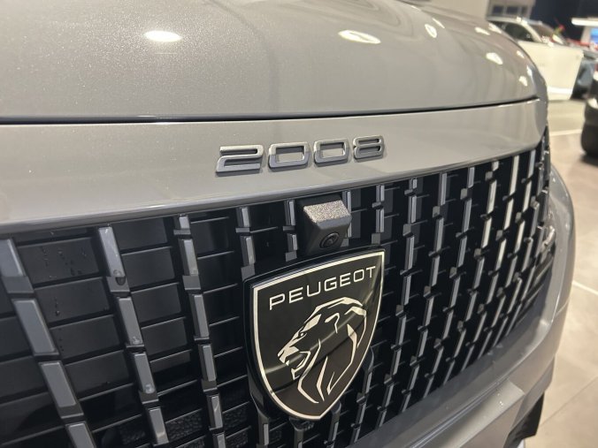 Peugeot 2008, Peugeot 2008 ALLURE PureTech 100 S&S MAN6, celoroční PNEU, kamery, barva šedá