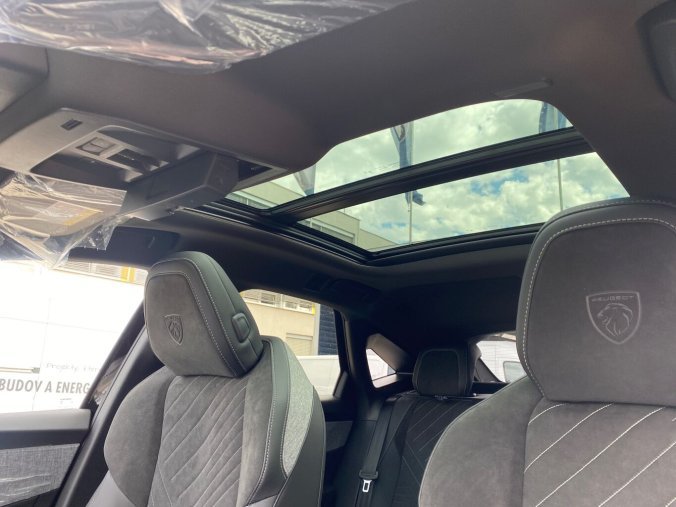 Peugeot 3008, Peugeot 3008 GT Hybrid 145k - MAX VÝBAVA! - 0400, barva černá