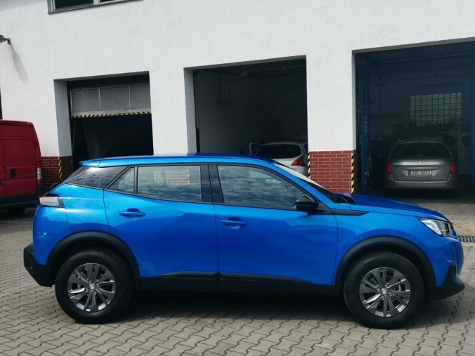 Peugeot 2008, Peugeot 2008 ACTIVE Hybrid 136 e-DCS6, barva oranžová