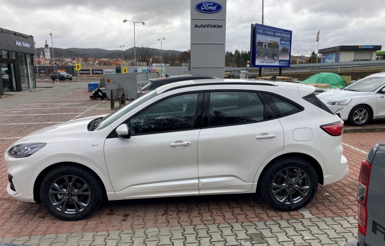 Ford Kuga, ST-Line, 5dveřová, 1.5 EcoBoost 110 kW/150 k, 6st. manuální, barva bílá