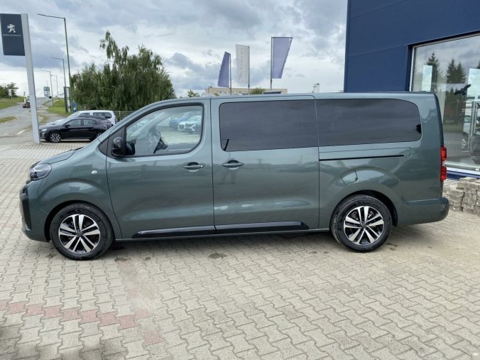 Peugeot Traveller, Peugeot Traveller Allure Long 2.0BlueHDi 180EAT8, barva zelená