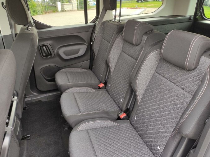 Peugeot Rifter, Peugeot Rifter ALLURE 1.5 HDI 130kMAN6 osobní, barva zelená